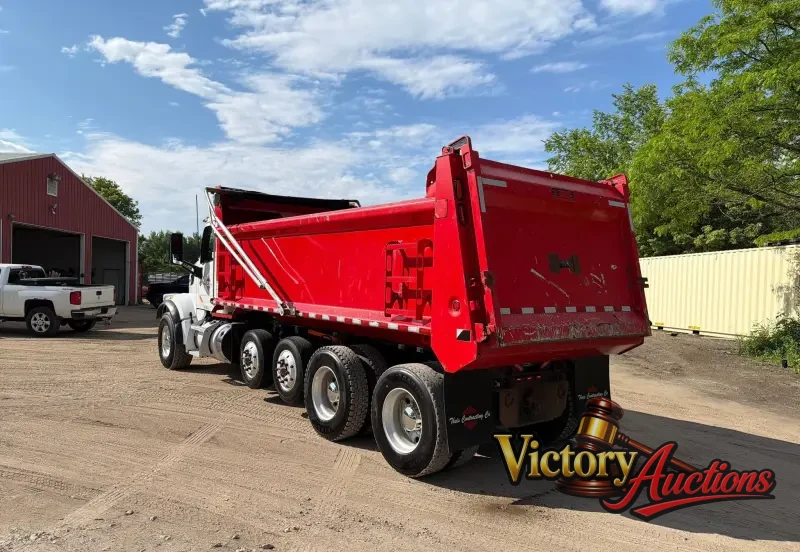 2021 Peterbilt 567 Quad-Axle Dump Truck photo 7
