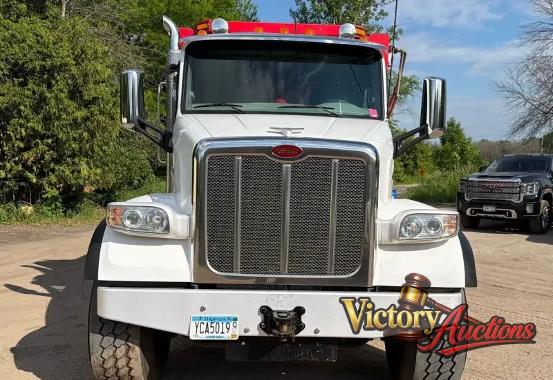 2021 Peterbilt 567 Quad-Axle Dump Truck photo 2