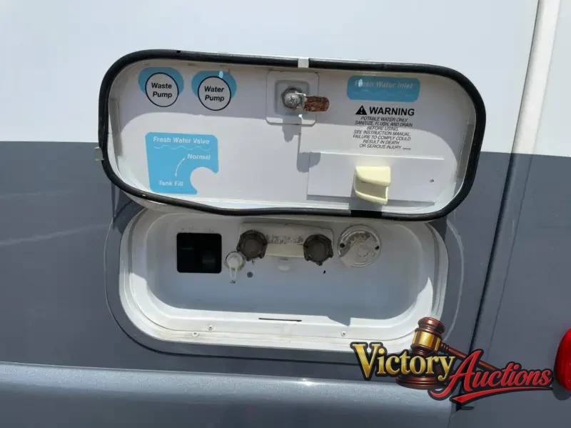 2014 Winnebago View 24g photo 18