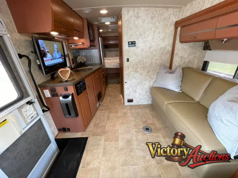 2014 Winnebago View 24g photo 2