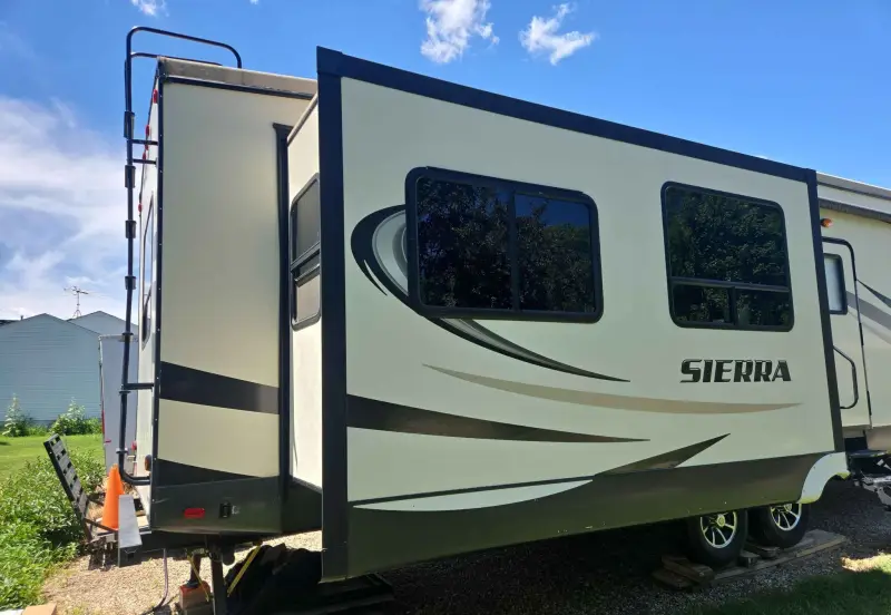 2017 Forest River Sierra photo 16