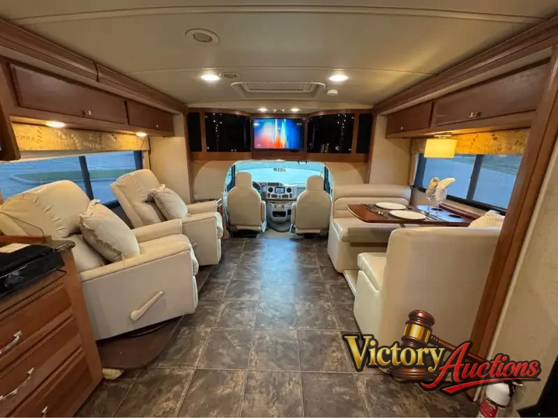 2013 Itasca Cambria 30 photo 16