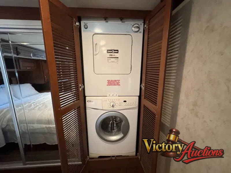 2012 Fleetwood Expedition 38B Bunkhouse photo 17