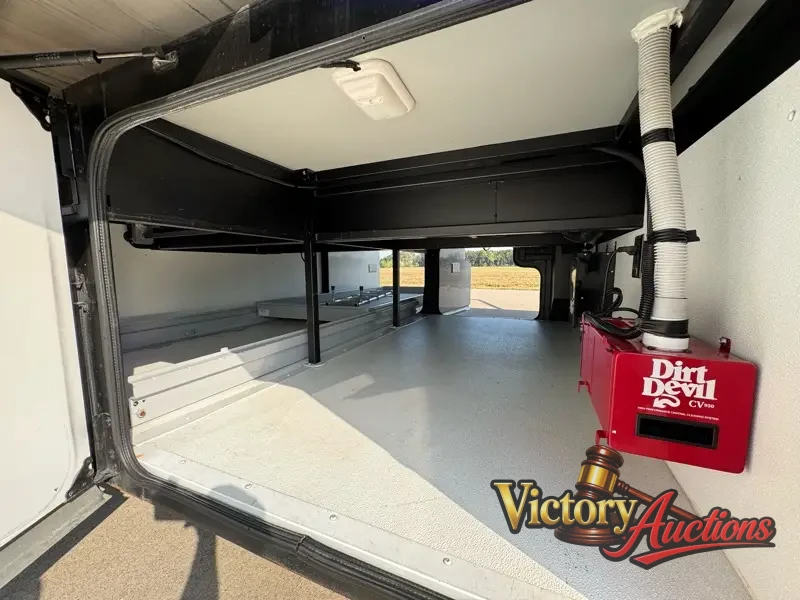 2012 Fleetwood Expedition 38B Bunkhouse photo 35