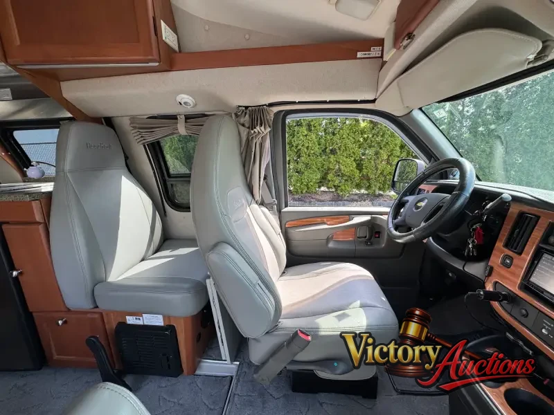 2010 Roadtrek 170 Versatile photo 19