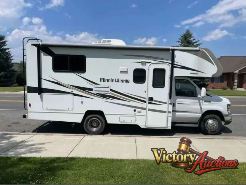 2017 Winnebago Minnie Winnie 22R photo 5