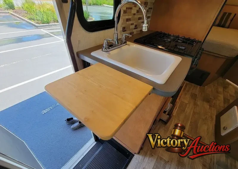 2017 Winnebago Minnie Winnie 22R photo 19