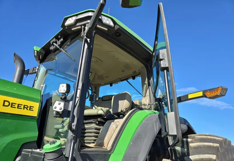 2020 John Deere 8R 310 photo 35