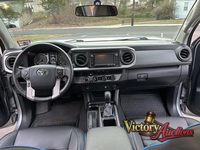 2016 Toyota Tacoma Access Cab SR5 photo 8