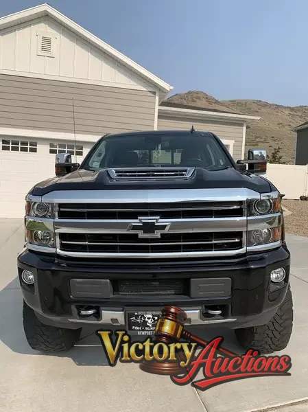 2019 Chevrolet Silverado 3500 HD Crew Cab High Country photo 17