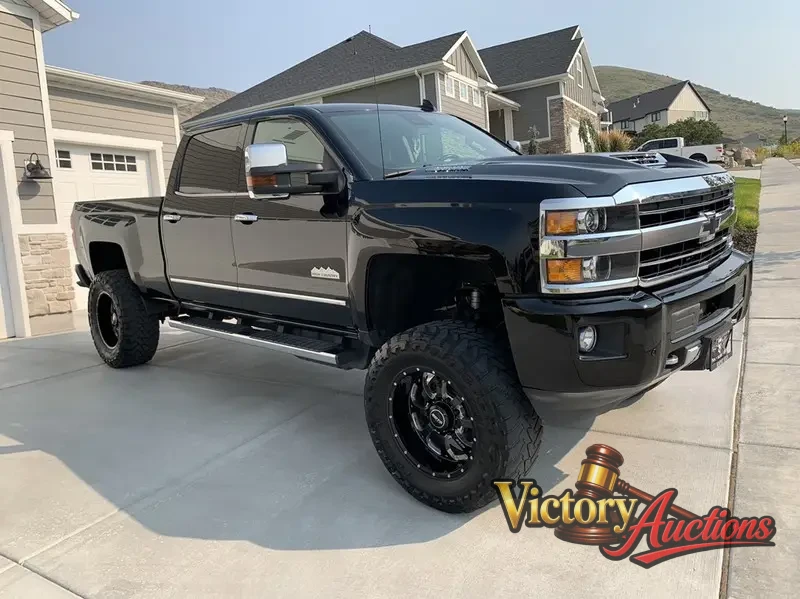 2019 Chevrolet Silverado 3500 HD Crew Cab High Country photo 5
