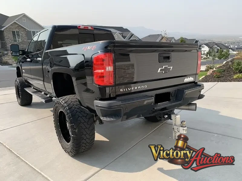 2019 Chevrolet Silverado 3500 HD Crew Cab High Country photo 4