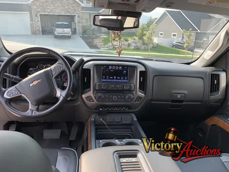 2019 Chevrolet Silverado 3500 HD Crew Cab High Country photo 11