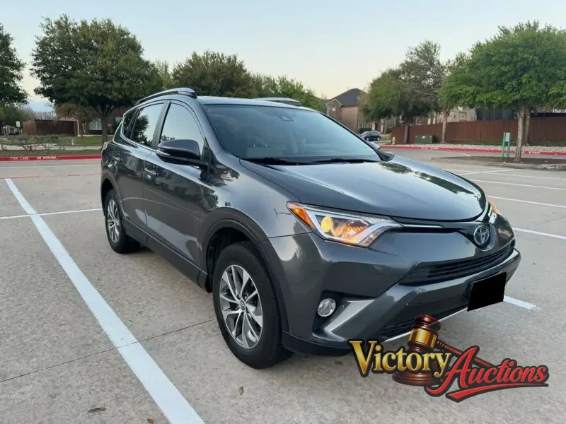 2018 Toyota RAV4 Hybrid XLE photo 6