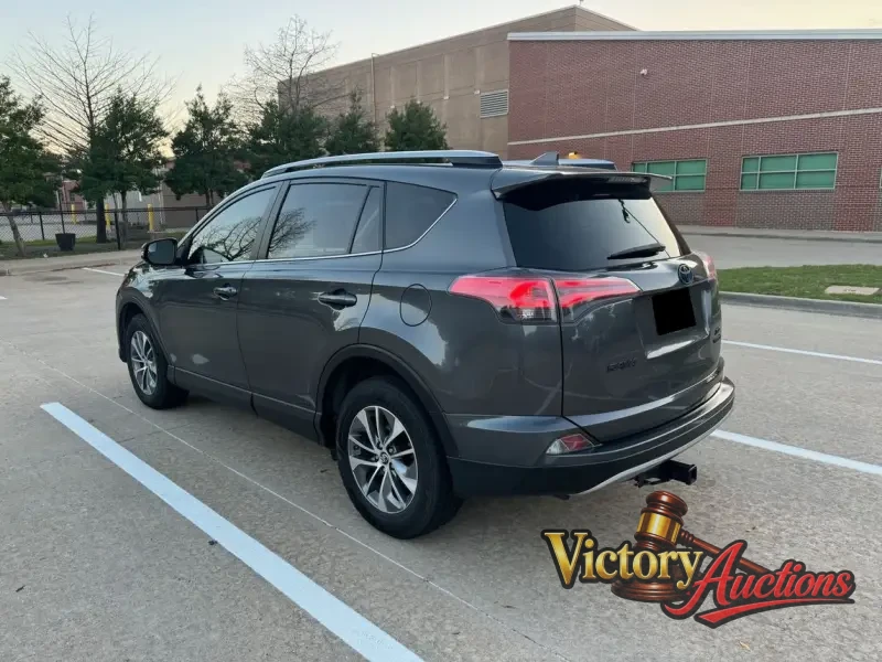 2018 Toyota RAV4 Hybrid XLE photo 5