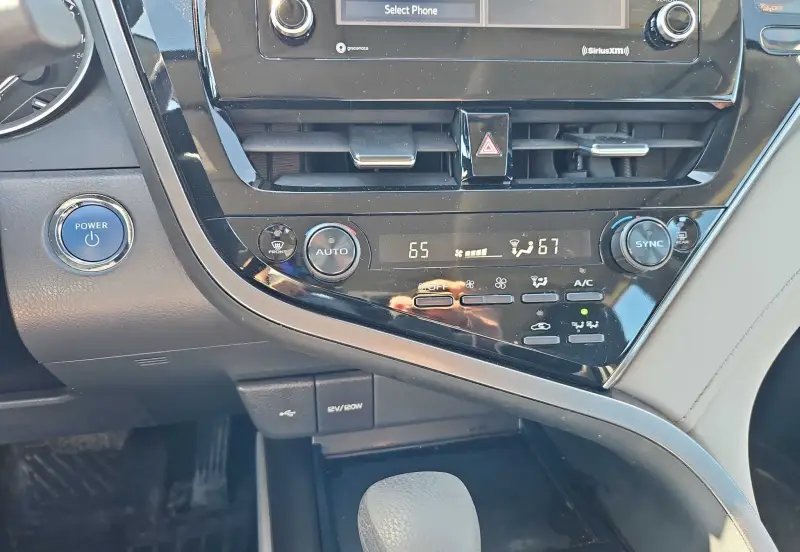 2022 Toyota Camry photo 21