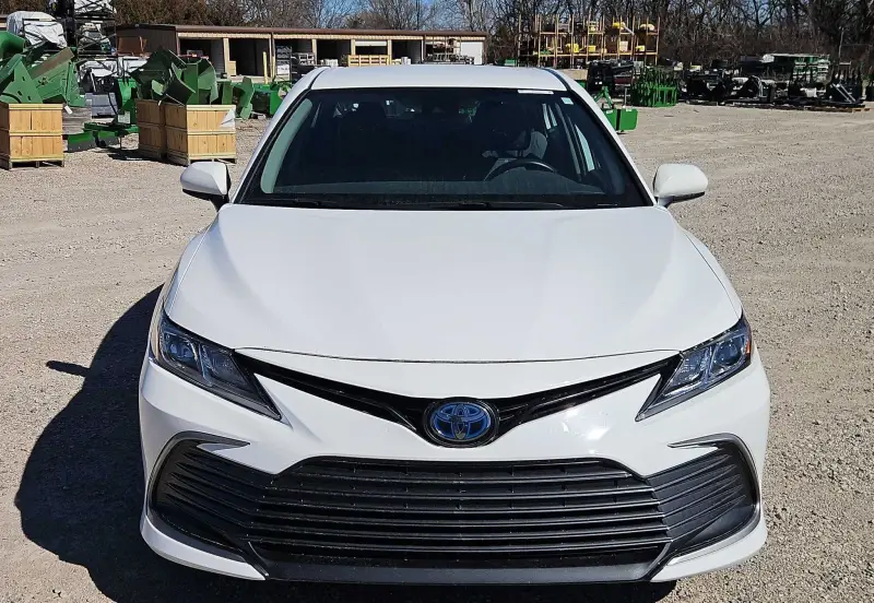 2022 Toyota Camry photo 2
